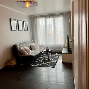  Appartement Situe Au Centre D'alfortville